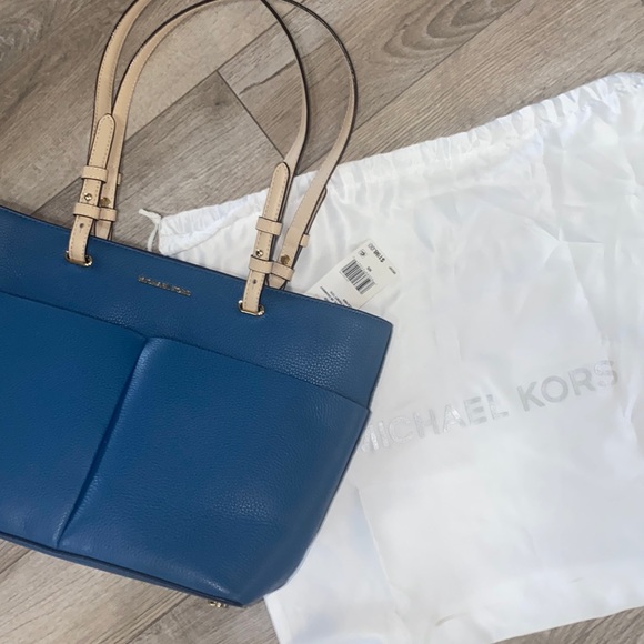 Michael Kors Handbags - NWT Michael Kors Bedford leather dark chambray tote